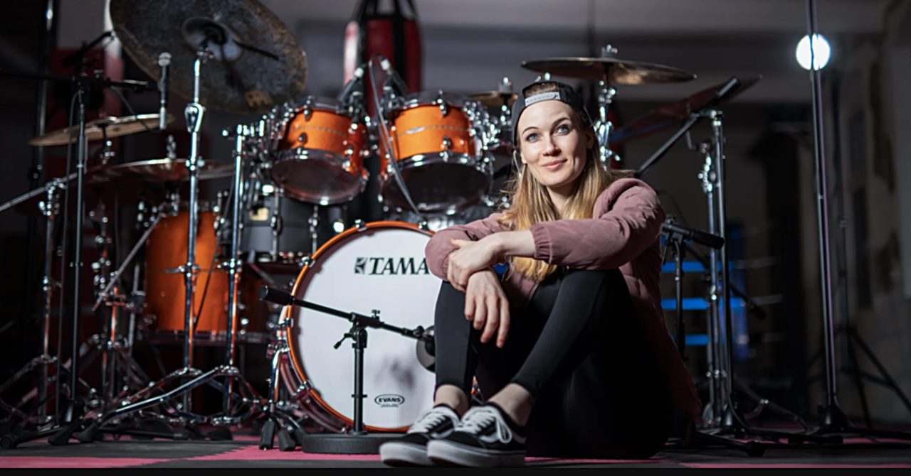 anika-nilles-rush-baterista